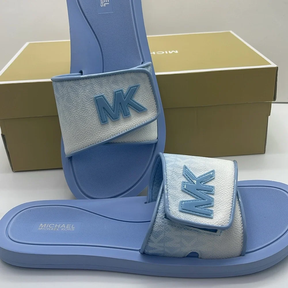 Michael Kors Slide Logo Sandals Palmer Ombré Signature
Light Sky
NWT - Picture 15 of 16